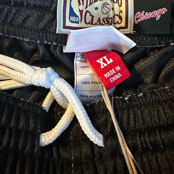 Mitchell & Ness NBA Chicago Bulls jersey knit shorts. - Picture 2 of 6